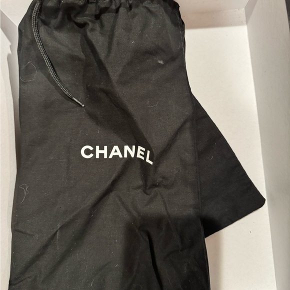 CHANEL leather sandals- Size 40.5 (runs small) 100% authentic - Picture 5 of 5